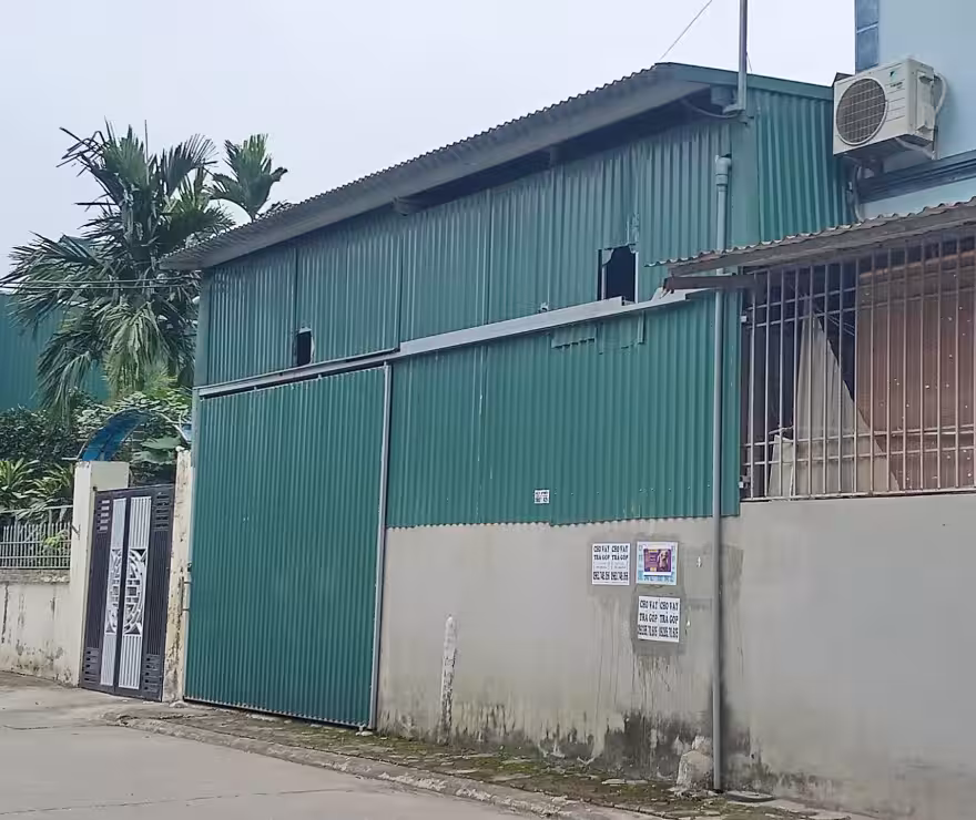 Nhà kho 100m² tại Nam Phù xe 10 tấn đỗ cửa